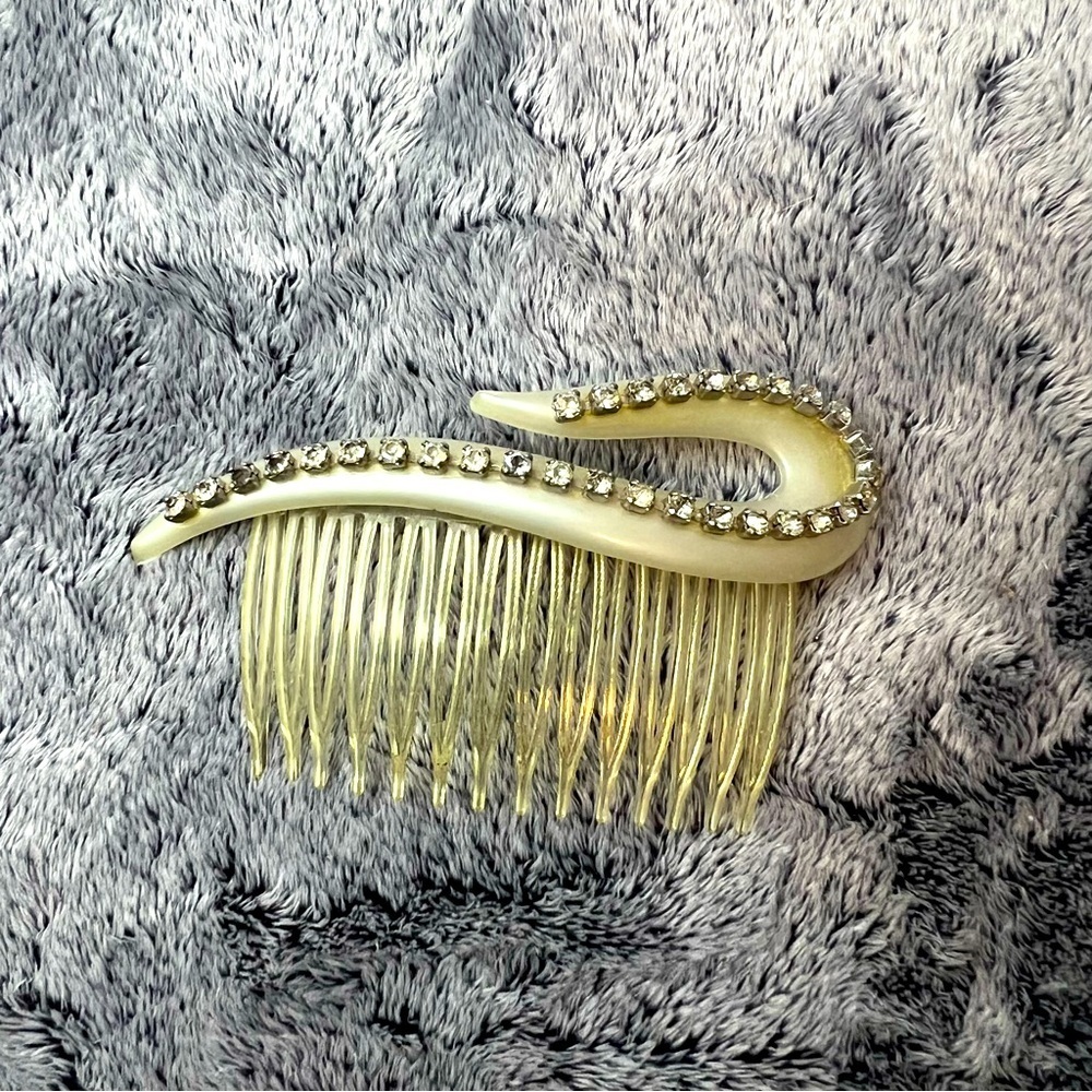 Vintage Swan Like Iridescent Plastic Prong Set Rhinestone Hair Comb